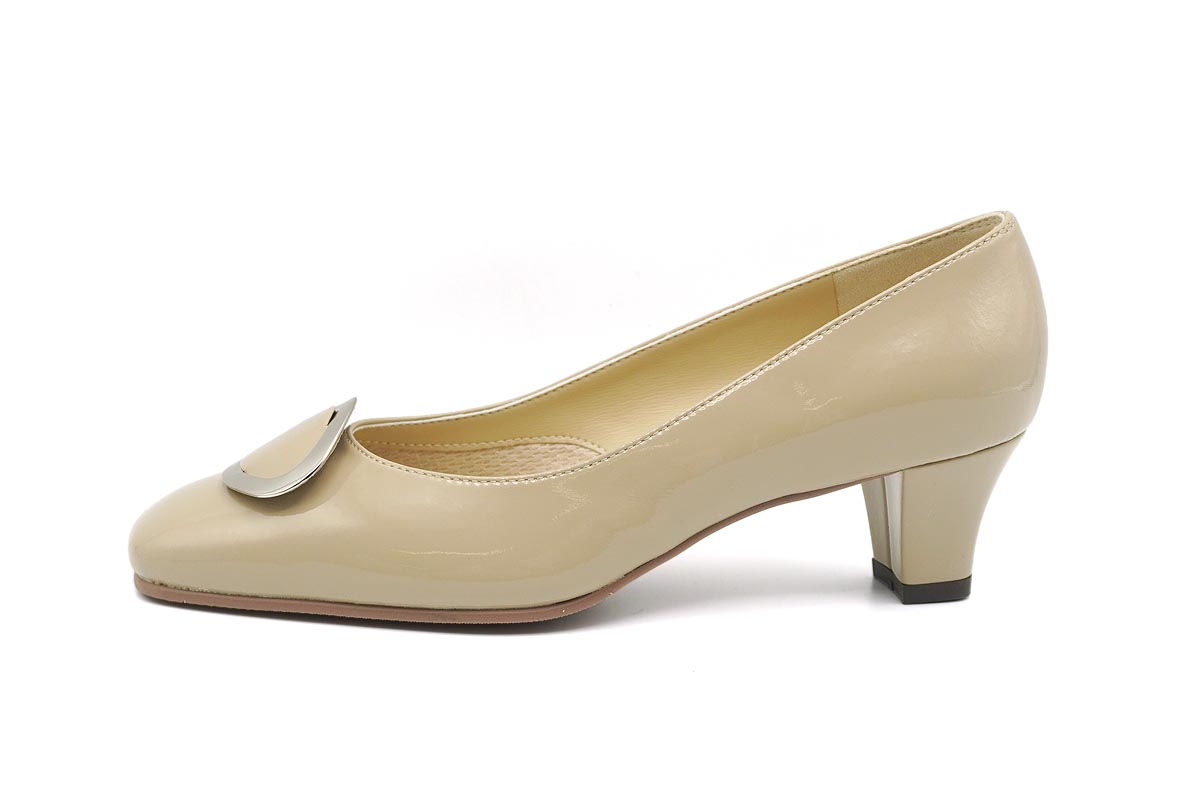 t.inaba ティーイナバベルト付きエナメルパンプス t.inaba-公式